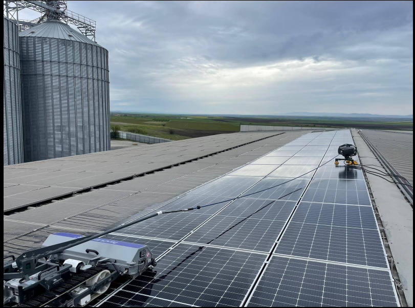 Commercial solar panel cleaning service