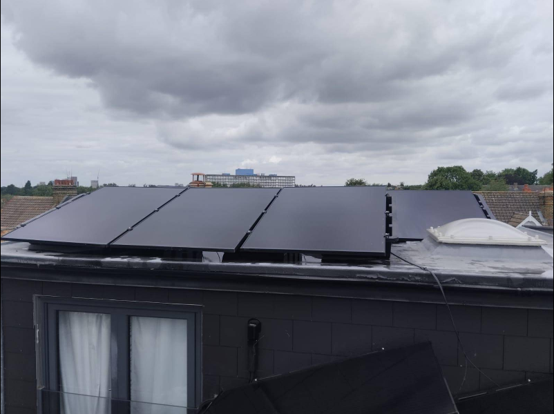 Residential solar panels professionally cleaned in London